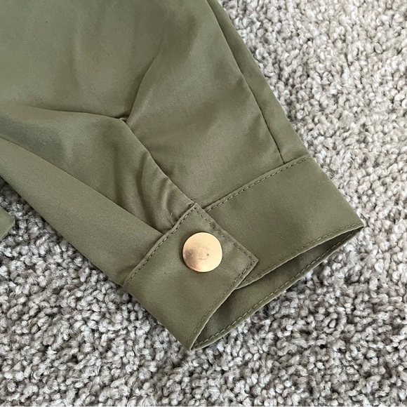 Girls size 130 green cropped long sleeve top and matching mini skirt - Picture 5 of 10